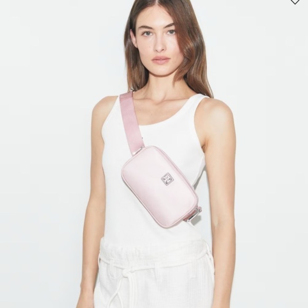 TORY BURCH • Virginia Pink Belt Bag
